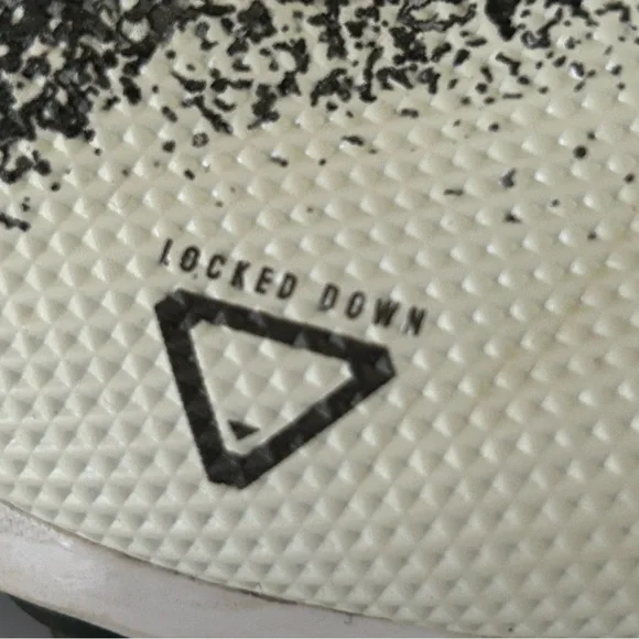 Under Armour Black and White Cleats - Picture 11 of 13